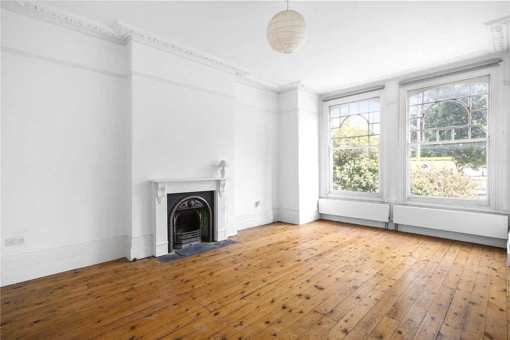 Property photo 2 of 13 Picture No. 21