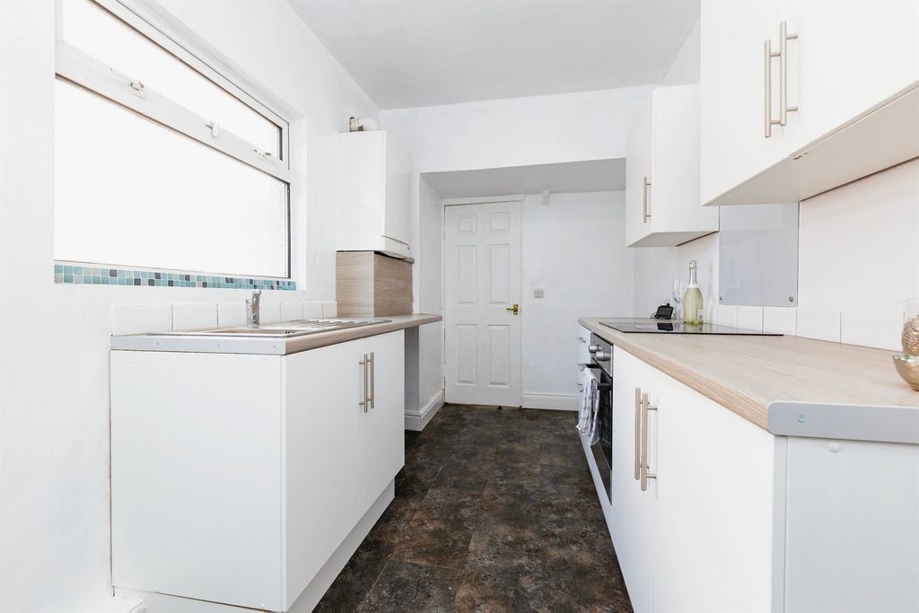 Property photo 3 of 12 Image