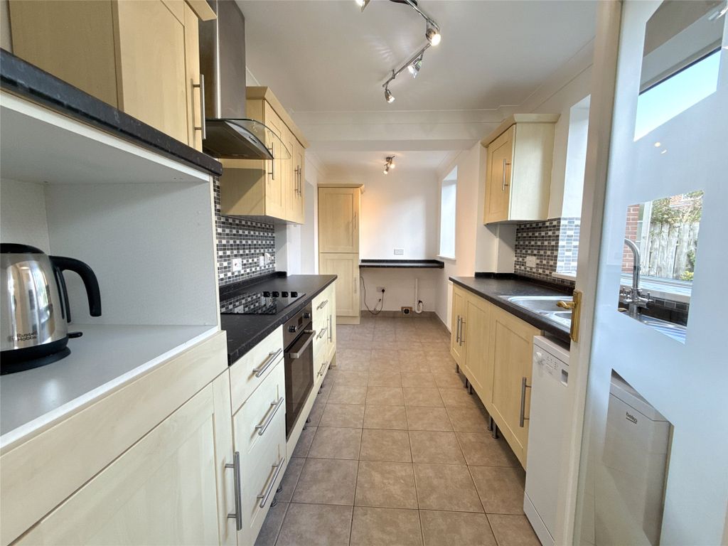Property photo 2 of 25 Kitchen