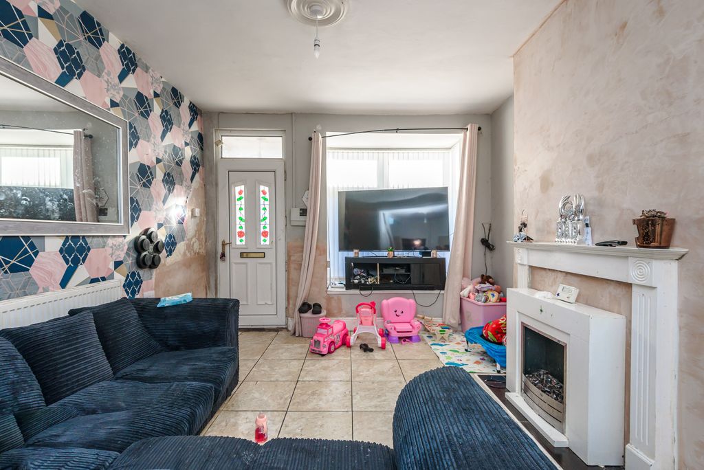 Property photo 2 of 14