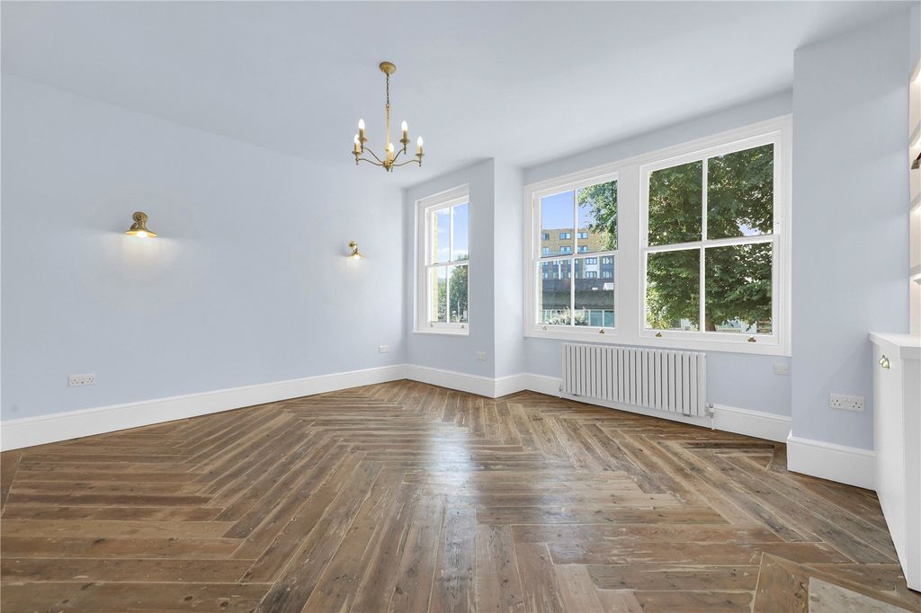 Property photo 3 of 15 Picture No. 02