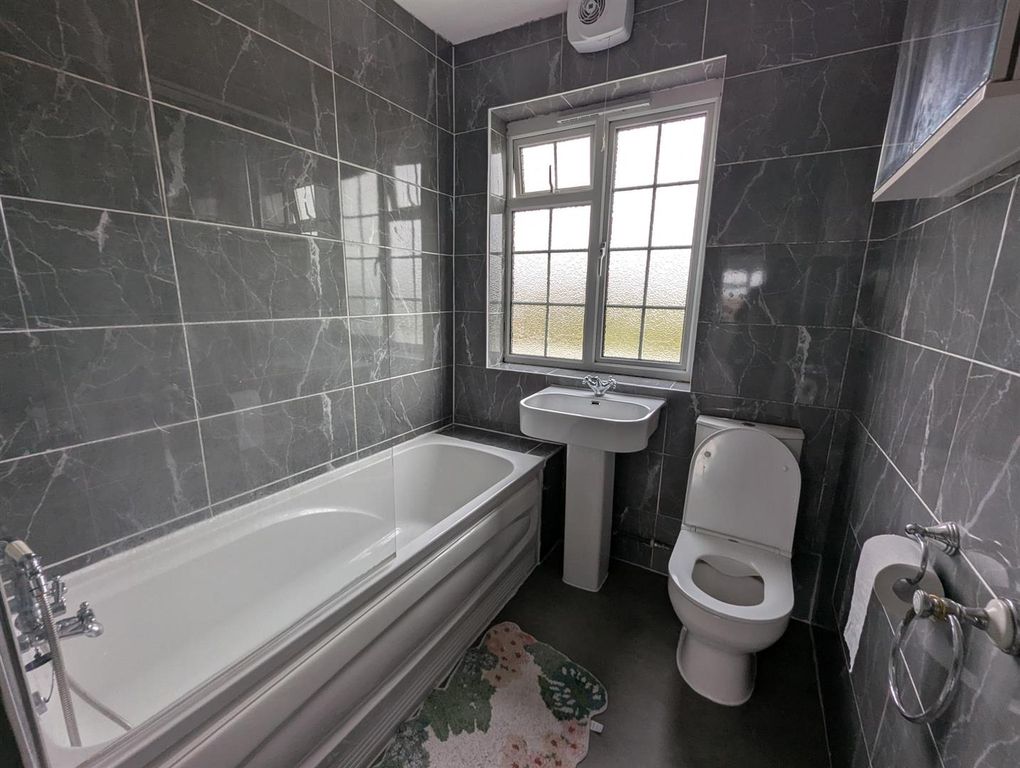 Property photo 2 of 8 Pxl_20251111_134647667.Jpg