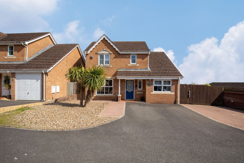 Property photo 1 of 37