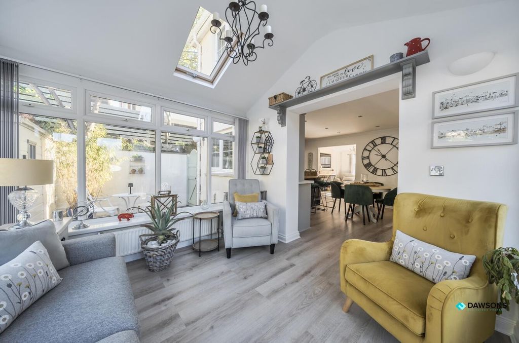 Property photo 2 of 25