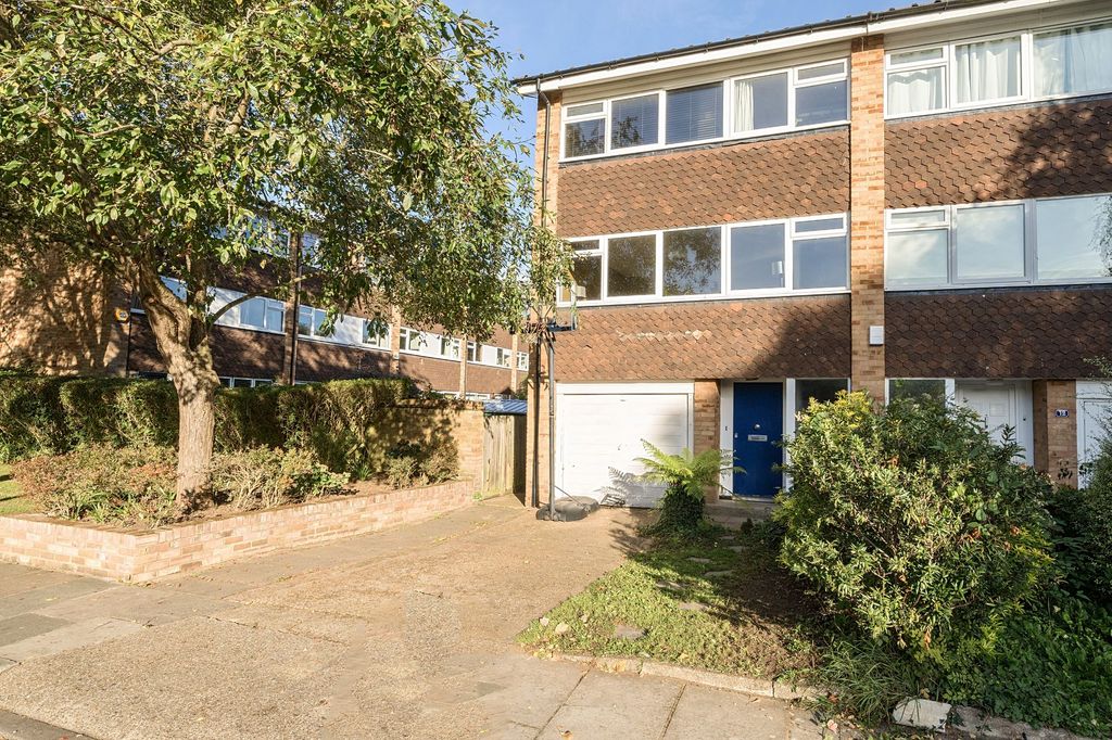 Property photo 1 of 25