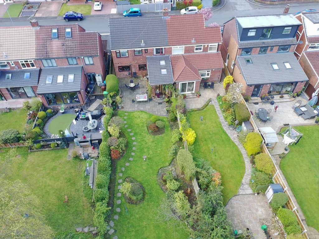 Property photo 2 of 27