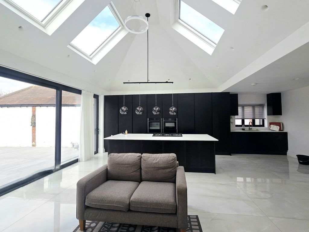 Property photo 3 of 22