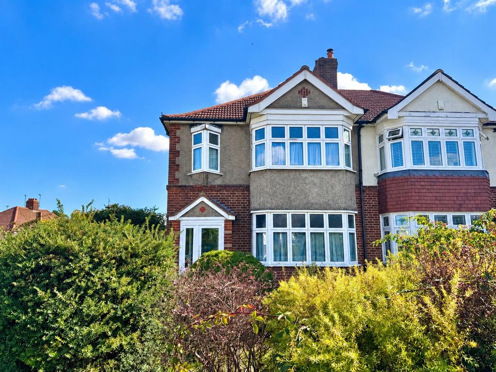 Property photo 1 of 15 A9796Acb-Daa8-470E-B7B8-0E22B821Db89.Png