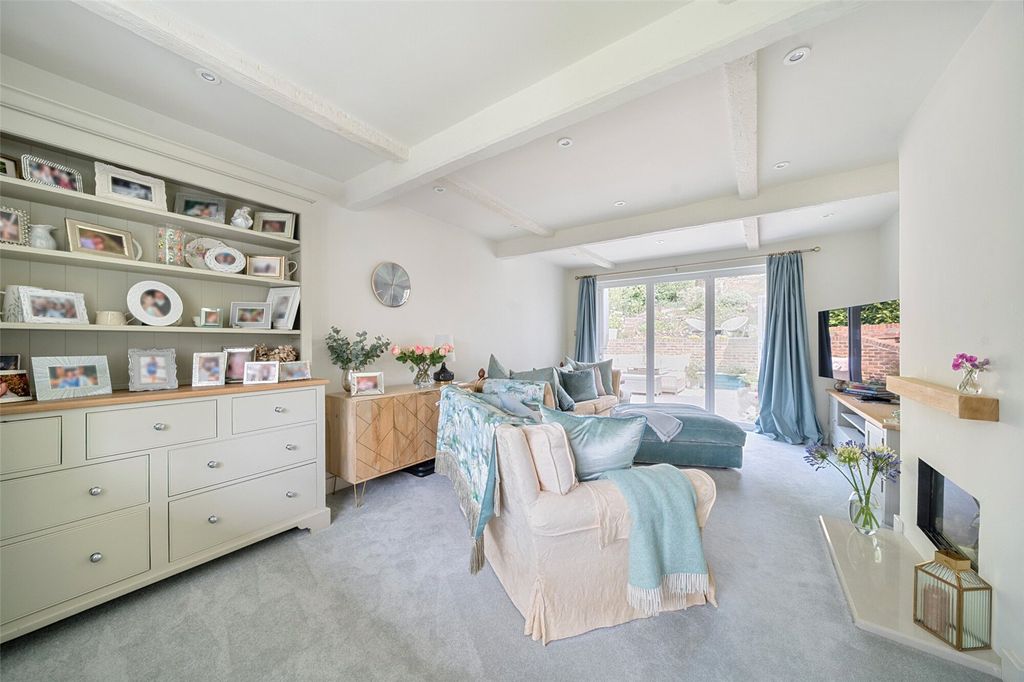 Property photo 3 of 20 Drawing Room