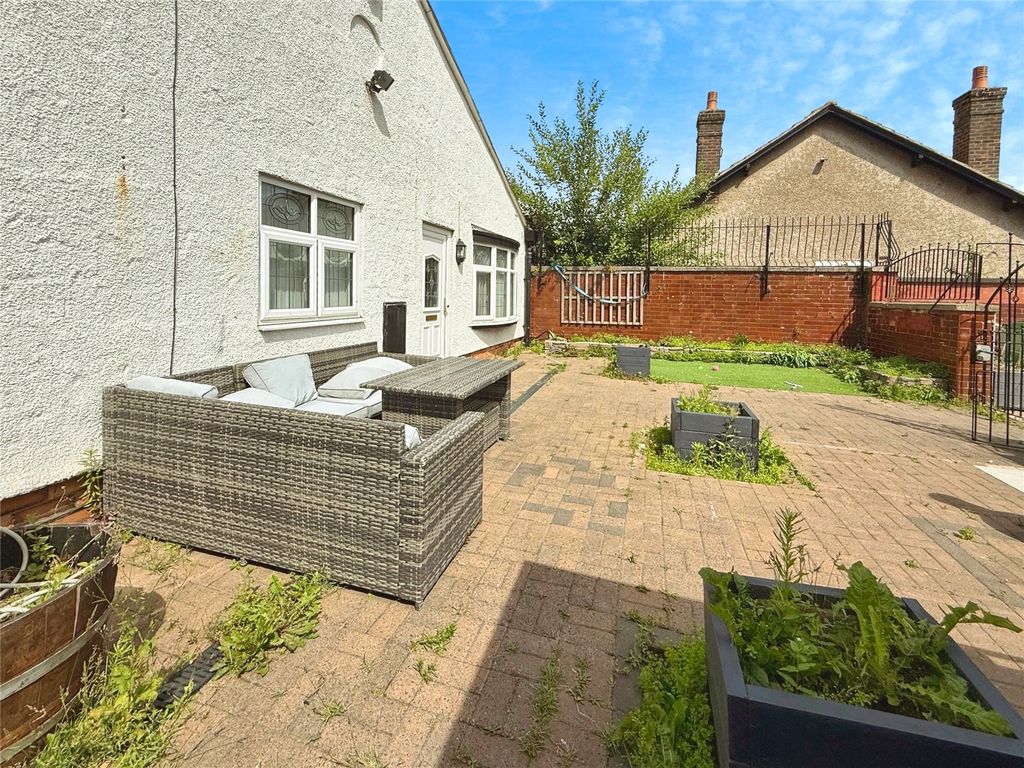 Property photo 2 of 12 Picture No. 07