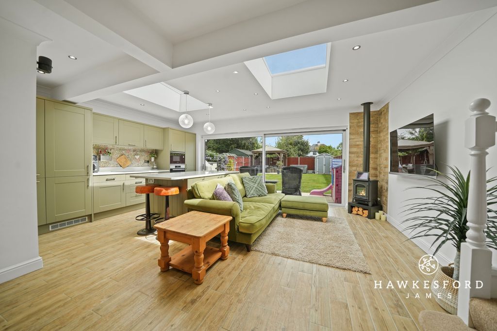 Property photo 2 of 16 Roseleigh Road, Sittingbourne - Reception/Kitchen Area