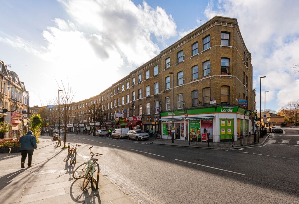 Property photo 2 of 3 Holloway Road 501-007