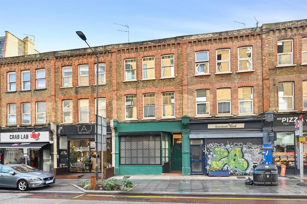 Property photo 2 of 14 Wt - 12 Chamberlayne Road - 42 (1).Jpg