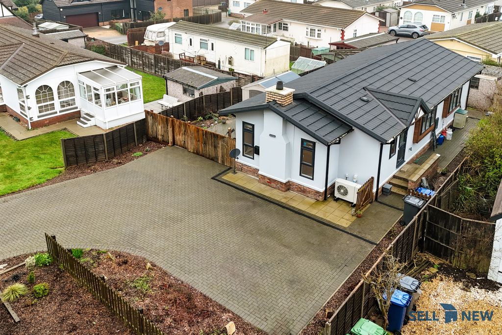 Property photo 3 of 26