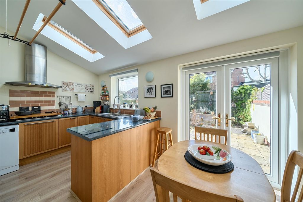 Property photo 3 of 17