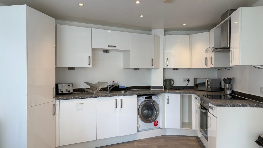 Property photo 2 of 14 Kitchen