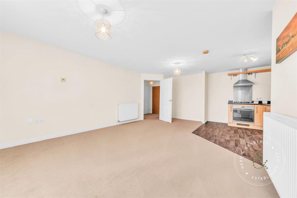Property photo 2 of 17 Latteys-Close-8.Jpg