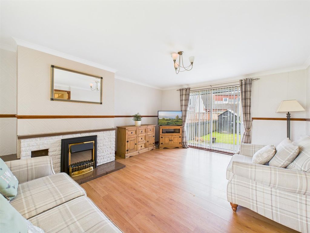 Property photo 2 of 28 Lounge