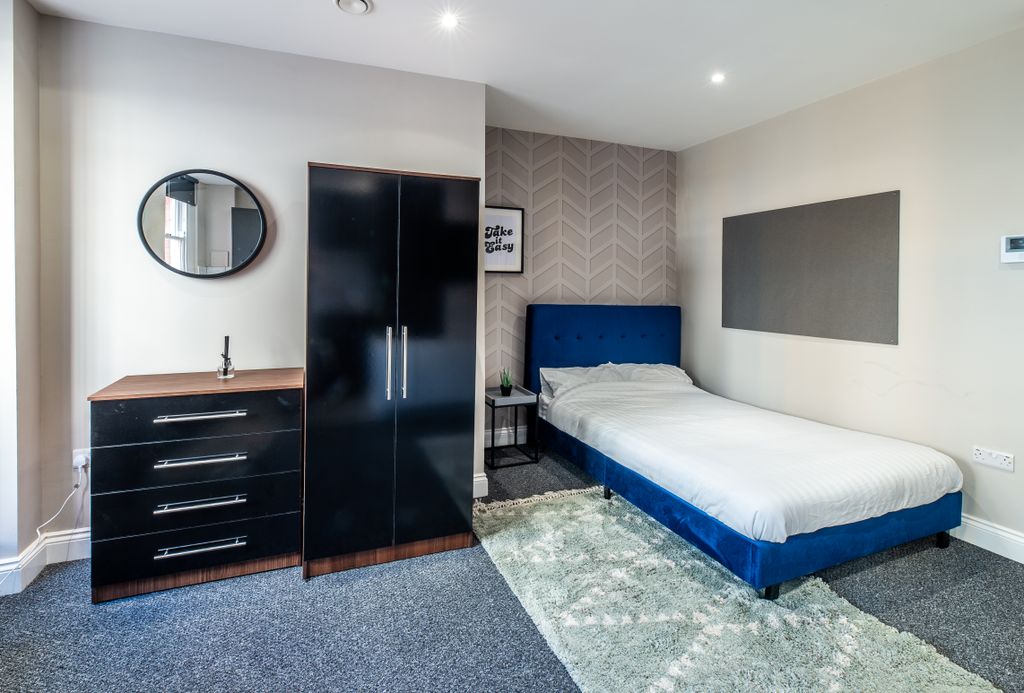 Property photo 1 of 9 Canning Place B113-002