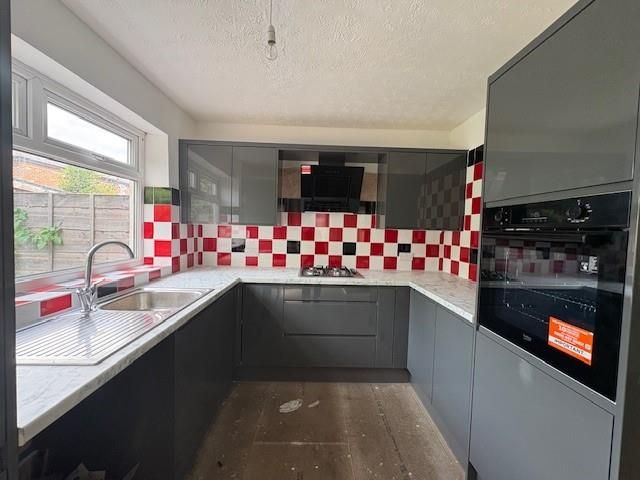 Property photo 3 of 20 Kitchen 1.Jpg