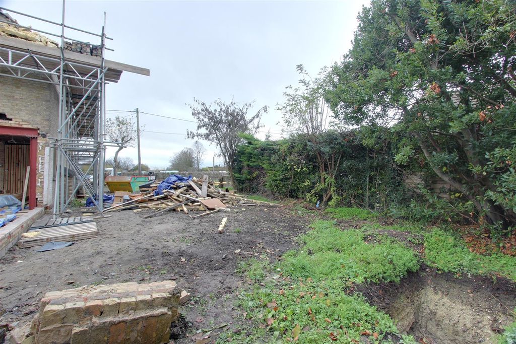 Property photo 3 of 6 Img_1419-Img_1421.Jpg