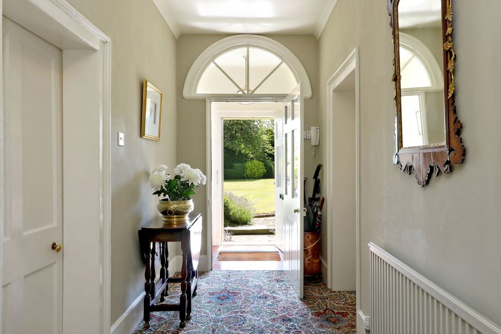 Property photo 2 of 13 Entrance Hall
