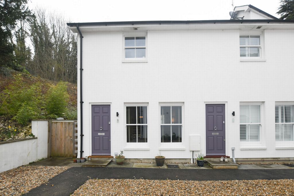 Property photo 1 of 12 Photo 7