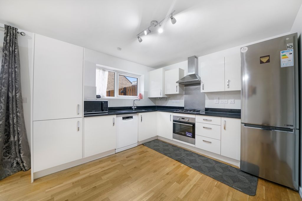 Property photo 3 of 23 5 Duffy Avenue - Ap45S9Wr8Hyxpbqezrcd