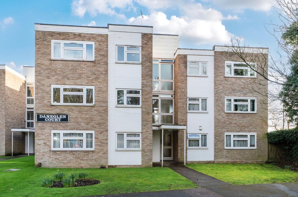 Property photo 1 of 10 Davidson Frost-Wellings,Dfw, Daneglen Court, Front