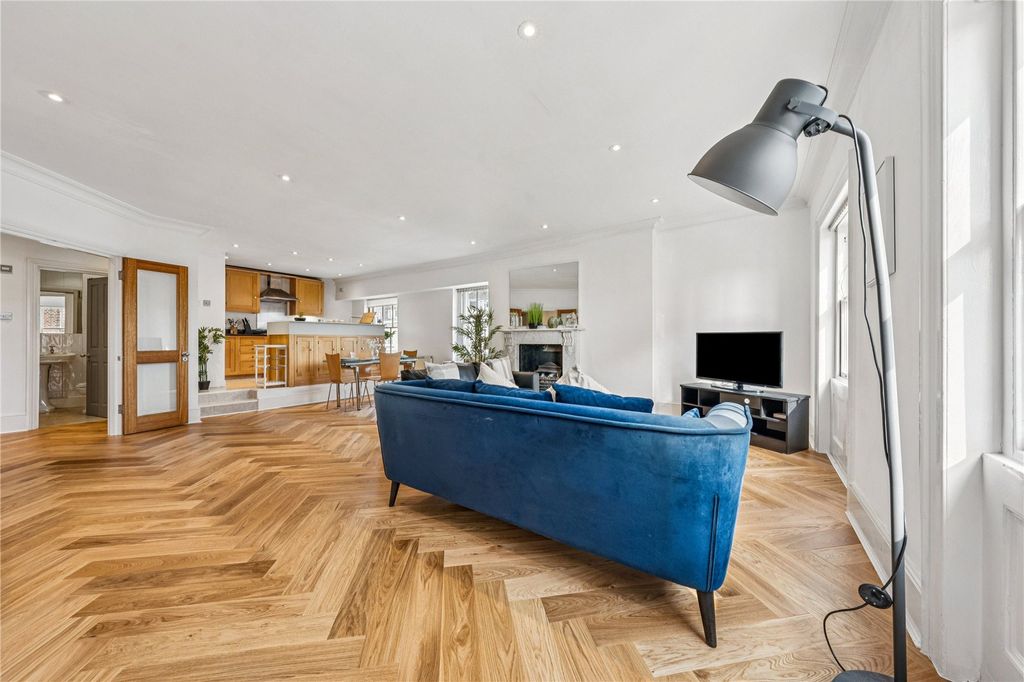 Property photo 2 of 9 Picture No. 25