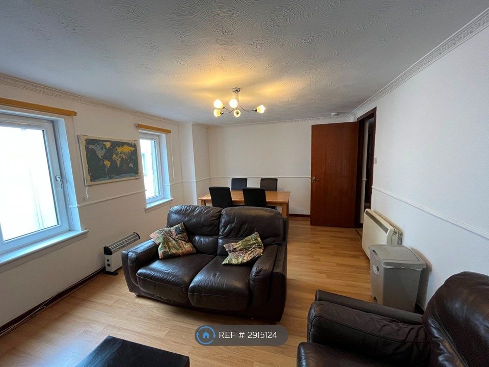 Property photo 1 of 9 Lounge/Dining