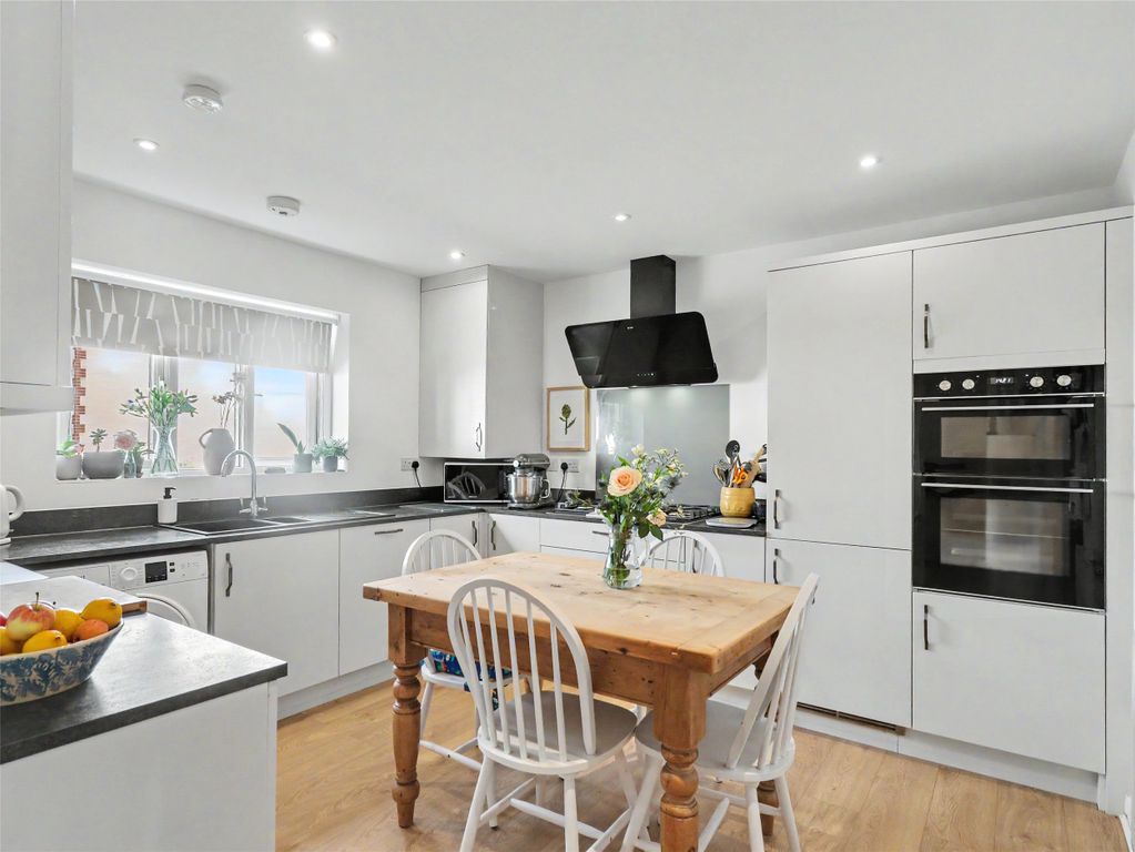 Property photo 2 of 10 2 - Picture No. 06