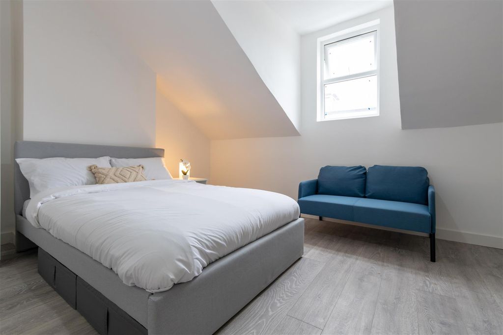 Property photo 2 of 6 Studio Double Room  (1 Of 1).Jpg