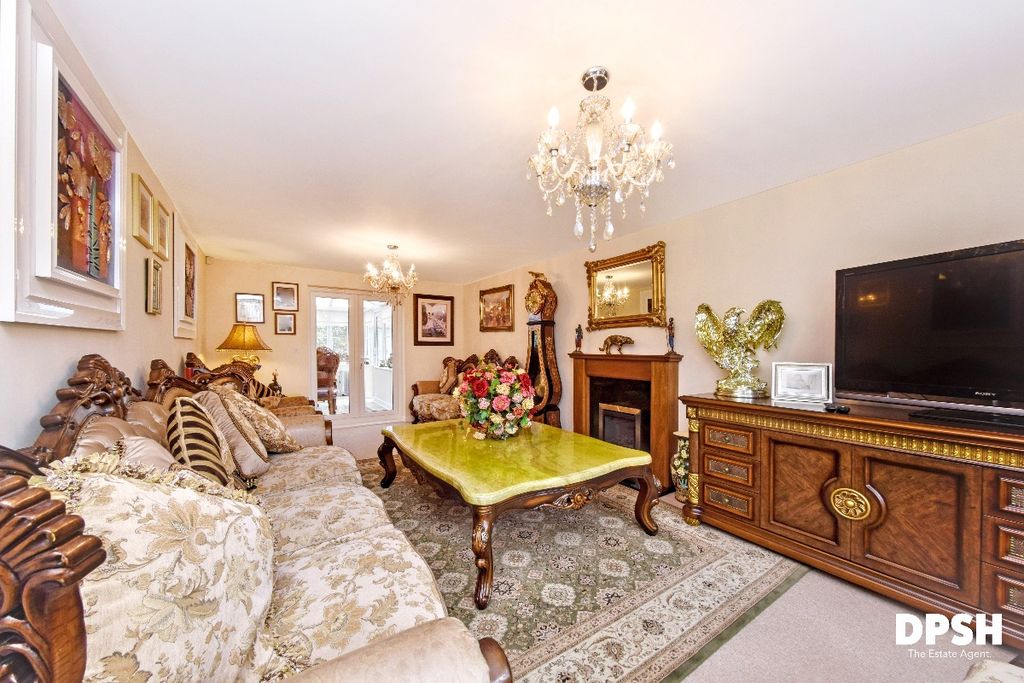 Property photo 3 of 41