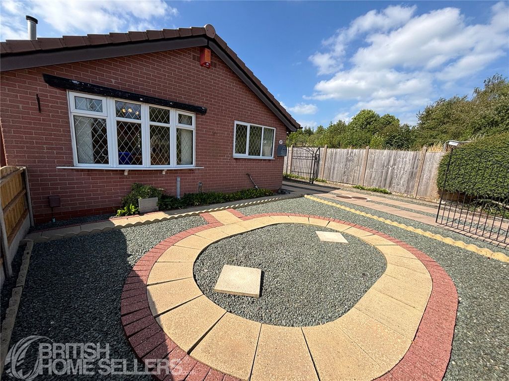 Property photo 2 of 21 Picture No. 28