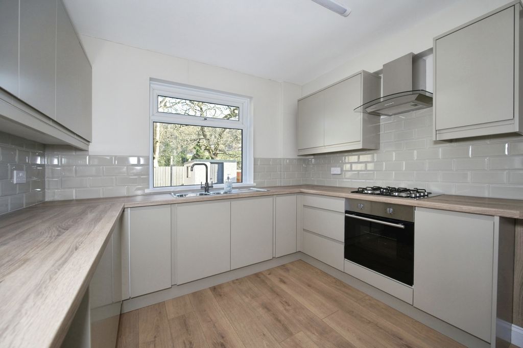Property photo 2 of 24 Kitchen