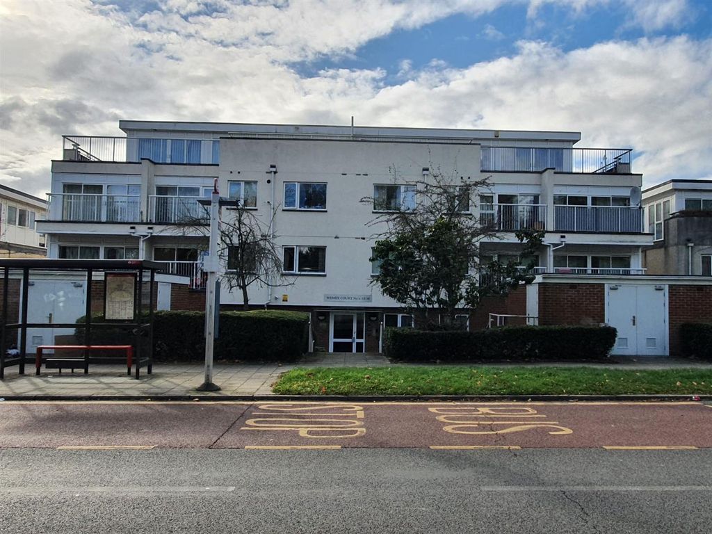 Property photo 1 of 8 External