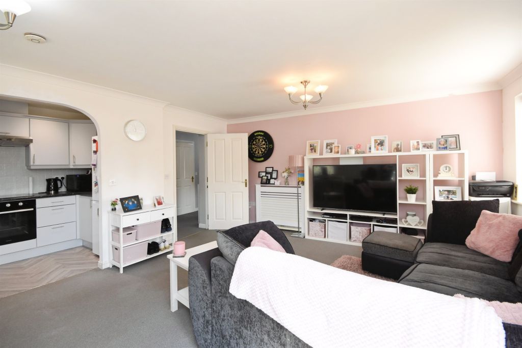 Property photo 2 of 17
