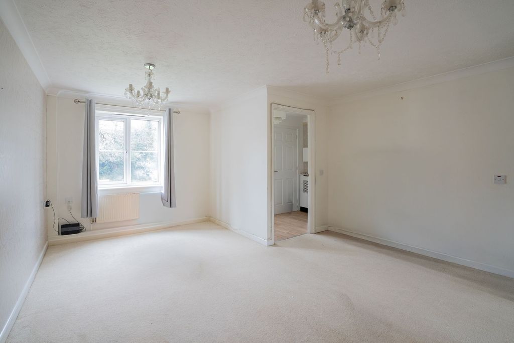 Property photo 3 of 13