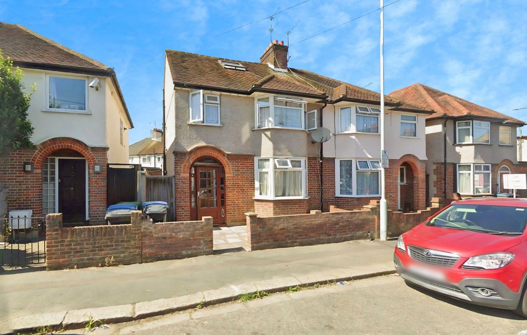 Property photo 1 of 1 Five Bedroom Semi Detached House To Rent