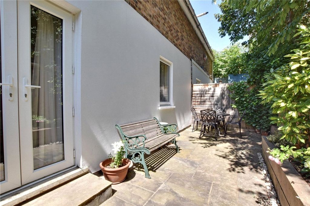 Property photo 3 of 23 Picture No. 04