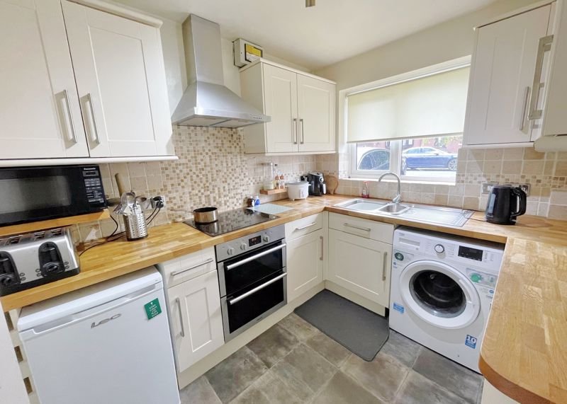 Property photo 3 of 16 Kitchen