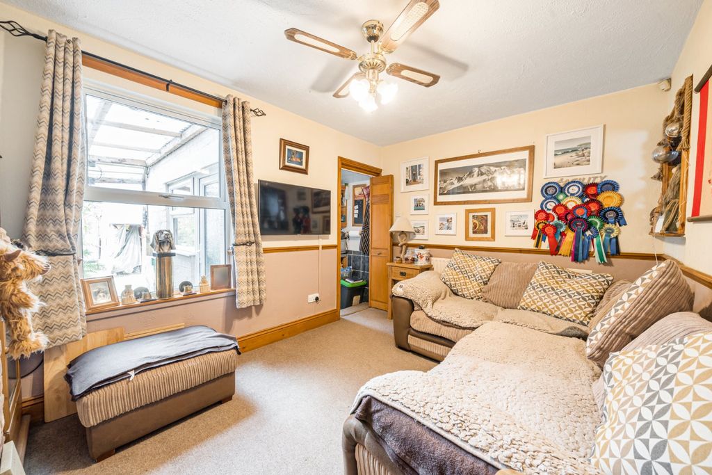 Property photo 2 of 14 Picture No. 02