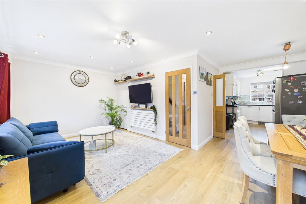 Property photo 2 of 11 Picture No. 15