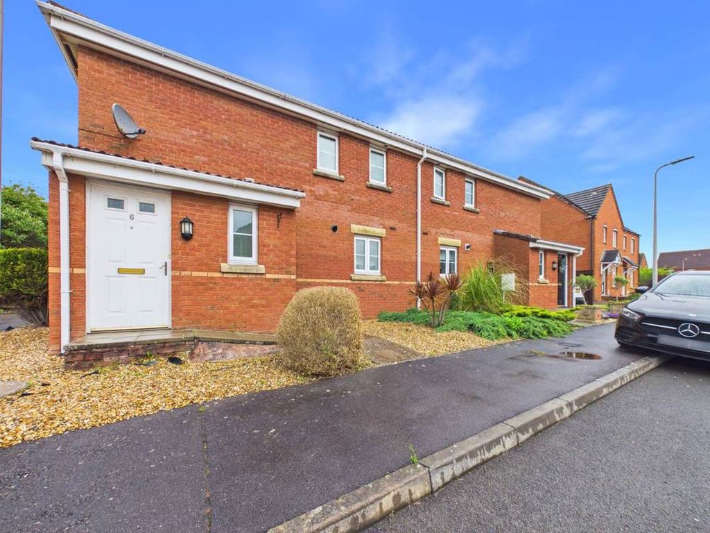 Property photo 1 of 8 Front 6 Maes Slowes Leys