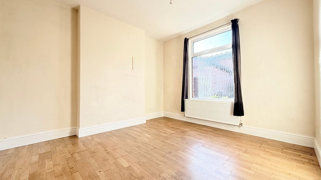 Property photo 2 of 5 Image