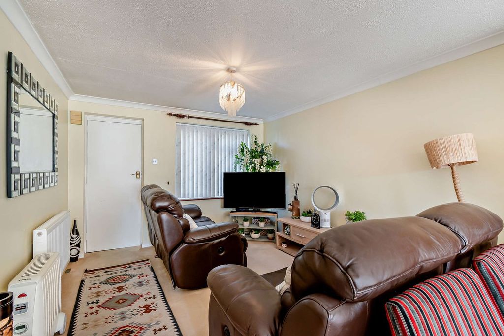 Property photo 3 of 32