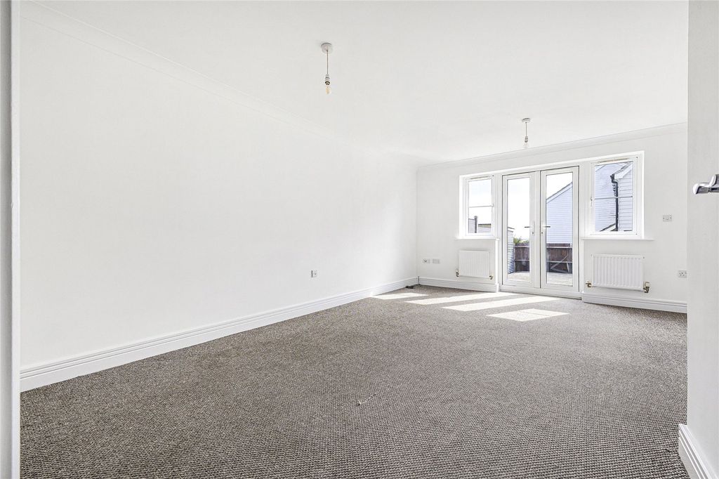 Property photo 2 of 14 Picture No. 06
