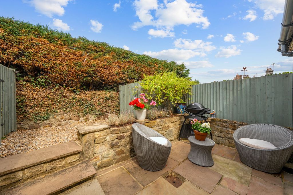 Property photo 3 of 19