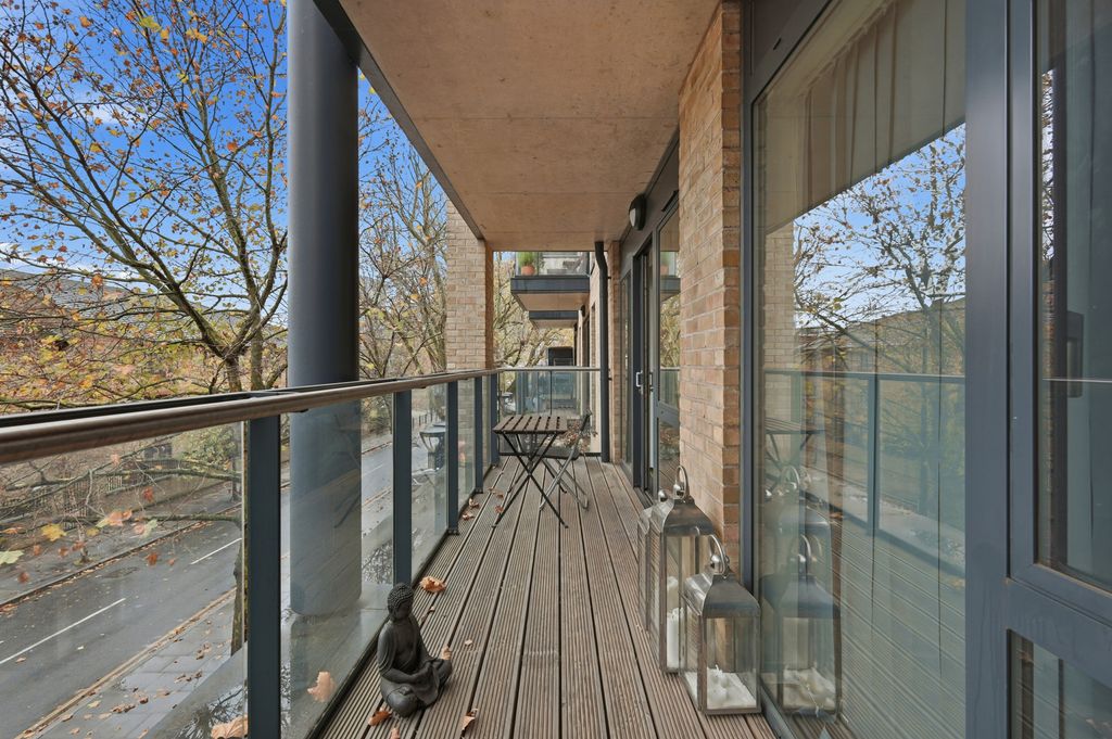 Property photo 3 of 12 Photo 8